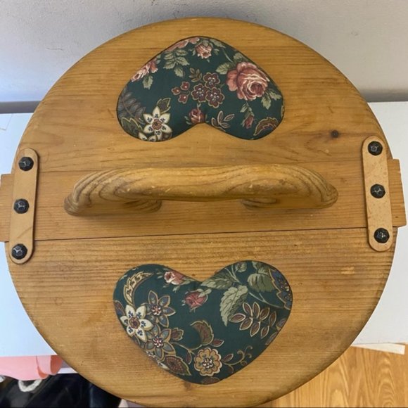 Vintage Wooden Heart Fabric Sewing Basket - Picture 6 of 15